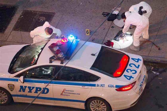 انتحار رجل بعد قتله شرطيين في نيويورك صورة رقم 2