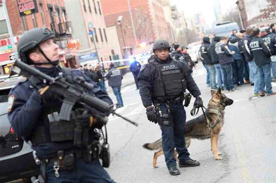 انتحار رجل بعد قتله شرطيين في نيويورك صورة رقم 4