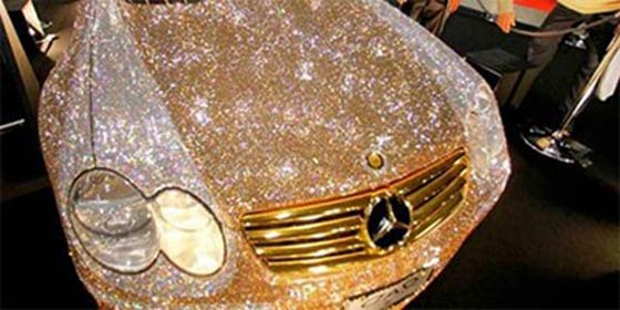 سعودي يشتري أغلى سيارة في العالم مرصعة بالماس صورة رقم 1
