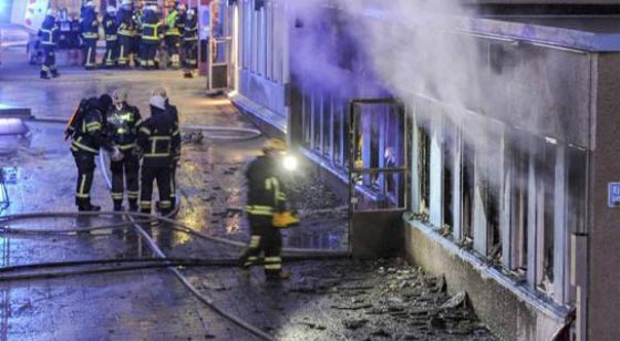 مجهول يضرم النار في مسجد بالسويد ويصيب 5 اشخاص صورة رقم 2