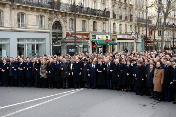 بالفيديو.. نتنياهو يتعرض لمواقف محرجة ومخجلة في مسيرة باريس صورة رقم 3
