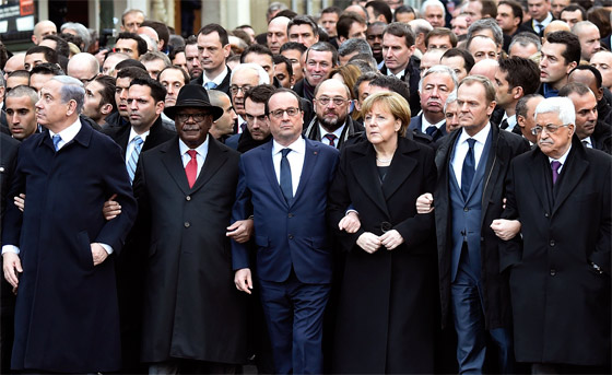 بالفيديو.. نتنياهو يتعرض لمواقف محرجة ومخجلة في مسيرة باريس صورة رقم 1