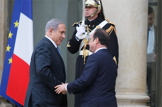 بالفيديو.. نتنياهو يتعرض لمواقف محرجة ومخجلة في مسيرة باريس صورة رقم 8