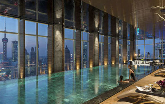 بالصور.. شاهد أجمل حمامات السباحة في العالم في الفنادق الفخمة صورة رقم 2