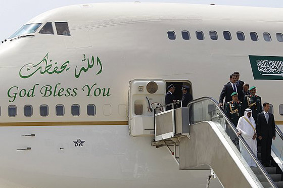 من هو الرجل الذي خط عبارة الله يحفظك على الطائرات السعودية؟ صورة رقم 3