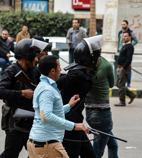 قوات الامن المصرية تغتال ناشطة حقوقية.. خلال صدامات دامية صورة رقم 2