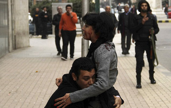 قوات الامن المصرية تغتال ناشطة حقوقية.. خلال صدامات دامية صورة رقم 5