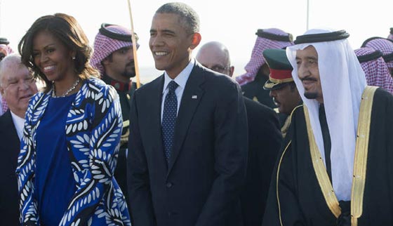 هكذا تصرفت ميشال اوباما خلال تقديمها التعازي بوفاة العاهل السعودي صورة رقم 6