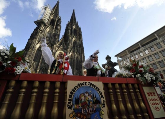  المانيا تمنع تكريم ضحايا شارلي ايبدو في كرنفال كولونيا صورة رقم 16