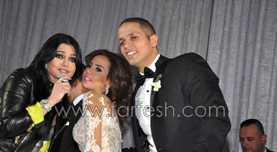 صور هيفاء وهبي والراقصة دينا تشعلان حفل زفاف خاص صورة رقم 6