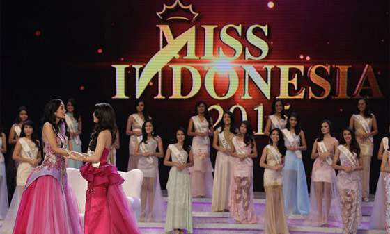 بالصور.. هذه هي ملكة جمال اندونيسيا لعام 2015 صورة رقم 2