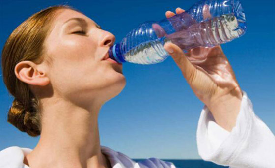 تحذير لعشاق الماء.. المبالغة في شربه قد تؤدي الى مشاكل صحية صورة رقم 2
