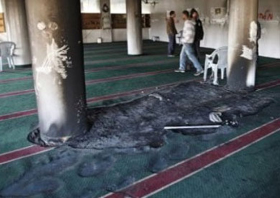 مسجد في الضفة الغربية يقع ضحية لنار المستوطنين صورة رقم 5