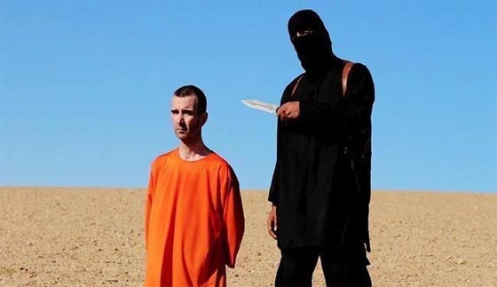 والد اموازي يشكك في ان يكون ابنه هو ذباح داعش صورة رقم 12