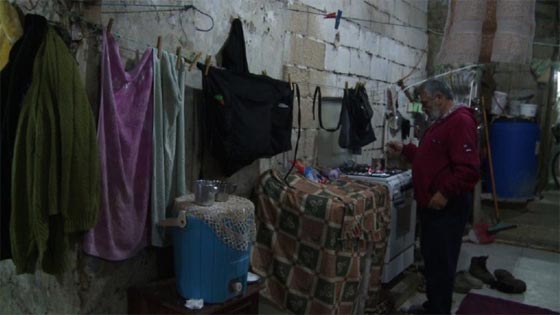 كنيس يهودي مهجور في صيدا ملجأ لخمس عائلات سورية وفلسطينية صورة رقم 4