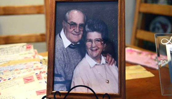  جمعهما عش الزوجية 67 عاما وتوفيا في يوم واحد صورة رقم 1