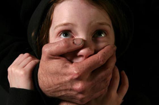  1400 طفلة بريطانية اغتصبت وكاميرون يراها جرائم تهدد الوطن  صورة رقم 1