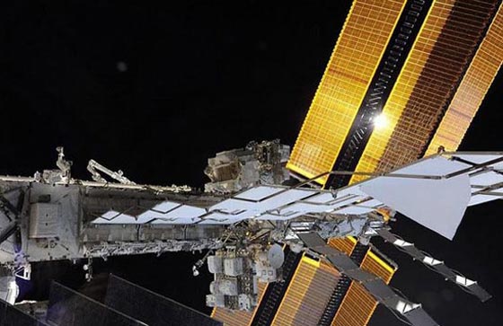  صور محطة الفضاء العملاقة.. هل تستطيع رؤية رائد الفضاء؟ صورة رقم 4