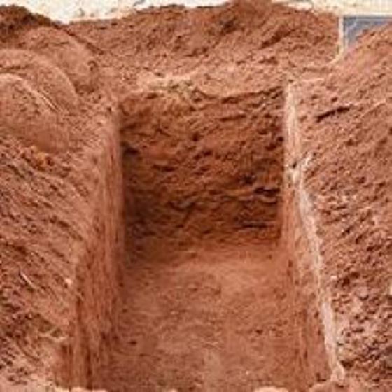 سعودي تاه في الصحراء فحفر قبرا ورقد فيه ثلاثة ايام صورة رقم 1