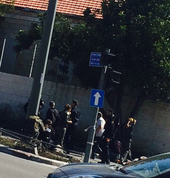 بالفيديو.. فلسطيني يدهس خمسة جنود اسرائيليين في القدس صورة رقم 2