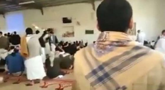 صور من الانفجار الانتحاري الرهيب في احد مساجد صنعاء.. فيديو صورة رقم 3