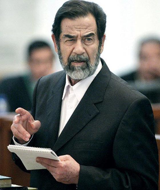 بالفيديو.. عراقيون يعذبون ابن أخ صدام حسين حتى الموت صورة رقم 3