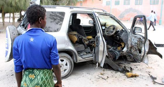 مقتل 17 شخصا في هجوم ارهابي بينهم سفير ومسؤولون بالحكومة الصومالية صورة رقم 1