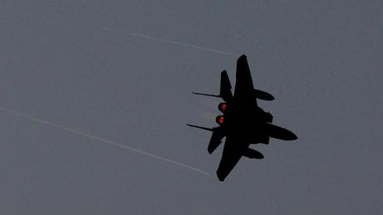 سقوط مقاتلة سعودية من طراز F15 بالبحر الاحمر ونجاة طياريها صورة رقم 2