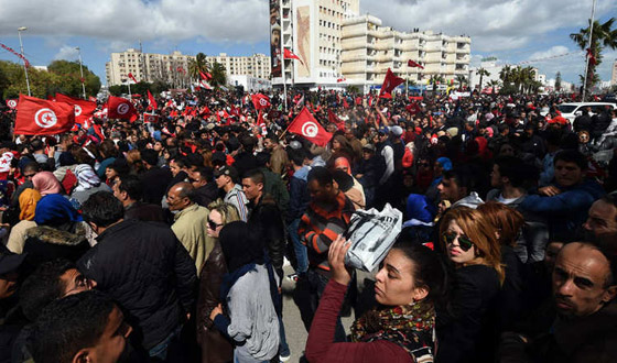 صور.. الرئيسان الفلسطيني والفرنسي في مسيرة ضد الارهاب بتونس صورة رقم 6