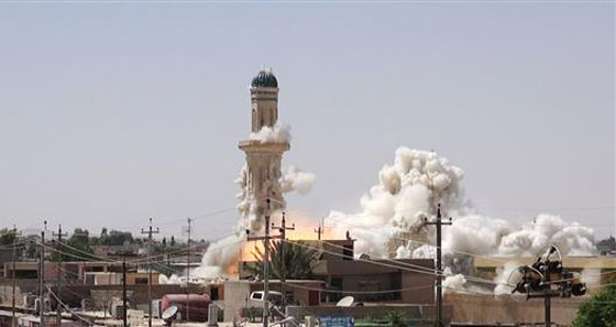 فيديو.. عناصر داعش يفسدون في الارض ويدمرون آثار النمرود في الموصل صورة رقم 4