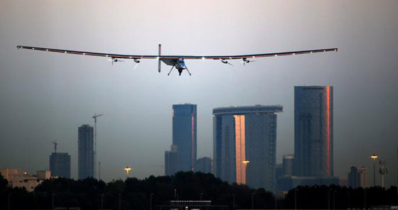 صور اول طائرة تعمل بالطاقة الشمسية في رحلة حول العالم  صورة رقم 9