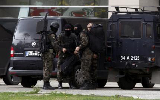 مصرع قاض تركي بعد احتجاز منظمة ارهابية له صورة رقم 15