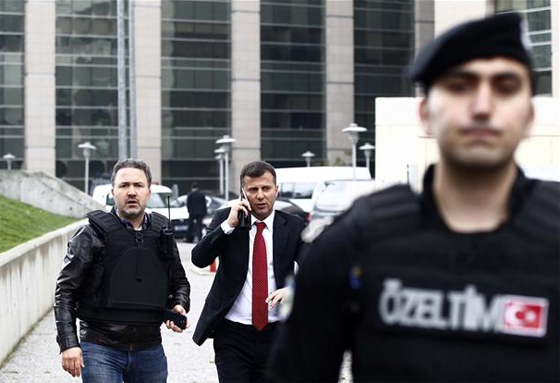 مصرع قاض تركي بعد احتجاز منظمة ارهابية له صورة رقم 18