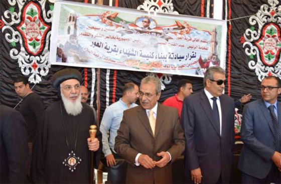  مسلمون يتبرعون لبناء كنيسة الشهداء المصريين الذين قتلوا في ليبيا صورة رقم 5