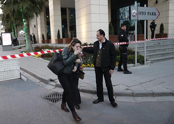 خلال هجوم مسلح.. قتل امراة مفخخة قبل نسفها لمديرية شرطة اسطنبول صورة رقم 5