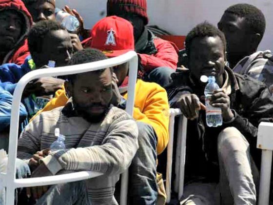  عنف طائفي.. مهاجرون مسلمون يلقون بالمسيحيين في البحر صورة رقم 6