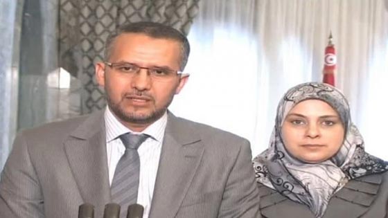  فيديو وزير مغربي يتصدى للجميع ويتوجه رفقة زوجته لتخطب له وزيرة مطلقة صورة رقم 2