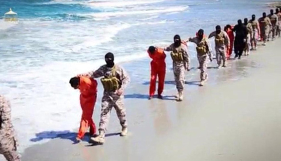بالفيديو.. داعش يكرر المشاهد الوحشية باعدام 28 اثيوبيا في ليبيا صورة رقم 3