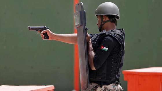 بالصور.. قوات الصاعقة من 19 بلدا تظهر مهاراتها في تحرير الرهائن صورة رقم 1