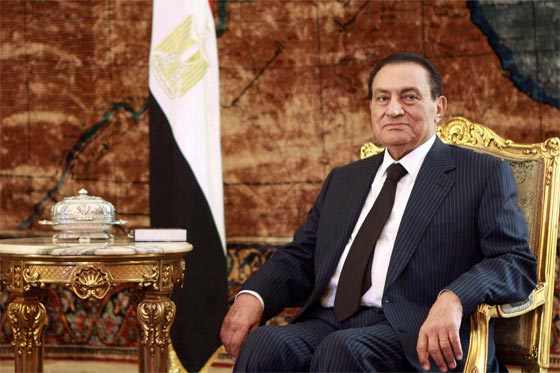 مبارك يشيد بدور السادات في حروب مصر وسلمها ويدعو لدعم السيسي صورة رقم 1