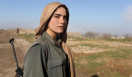 بالصور.. نساء كرديات في الصفوف الامامية يقاتلن تنظيم داعش صورة رقم 4