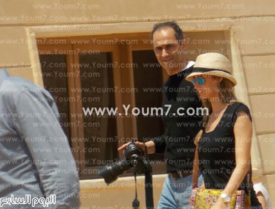 جمال مبارك يظهر في الاهرامات مدججا بكاميرا مثيرة للفضول!! صورة رقم 3
