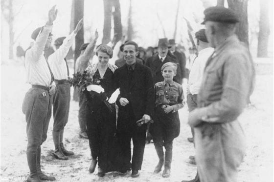  السيدة الاولى في المانيا النازية نشأت على اليهودية قتلت أطفالها لأجل هتلر صورة رقم 3