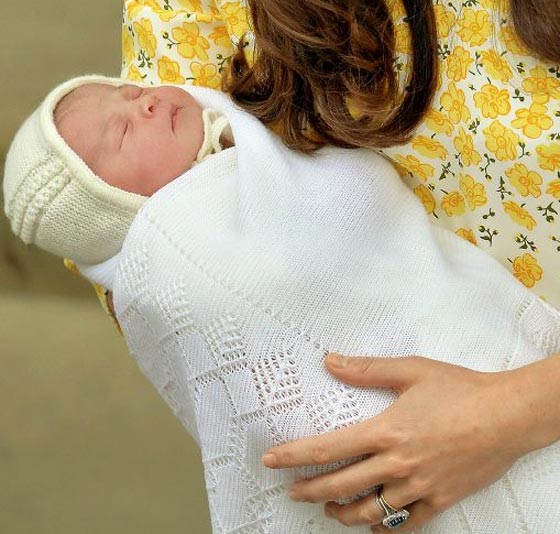 الاميرة كيت ميدلتون تذهل نساء بريطانيا في أول طلة لها بعد الولادة صورة رقم 3