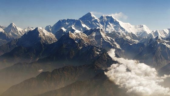 انخفاض قمة ايفرست بفعل زلزال نيبال المدمر صورة رقم 1