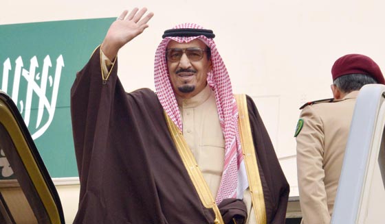 فيديو.. الملك سلمان يعزل رئيس المراسم الملكية بعد صفع مصورا صحفيا صورة رقم 4