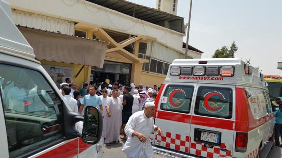 21 قتيلا في تفجير انتحاري داخل مسجد بالسعودية وداعش يتبنى العملية صورة رقم 10