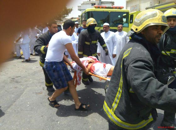 21 قتيلا في تفجير انتحاري داخل مسجد بالسعودية وداعش يتبنى العملية صورة رقم 17