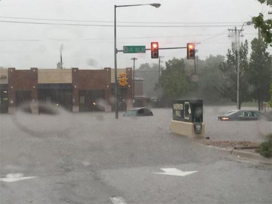 فيديو.. فيضانات تكساس تخلف قتيلا وعشرات المفقودين ودمار هائل صورة رقم 8