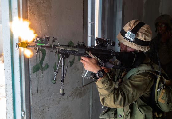 اسرائيل تُصبّح على غزة هاشم بدستة من الغارات الجوية  المجنونة صورة رقم 1
